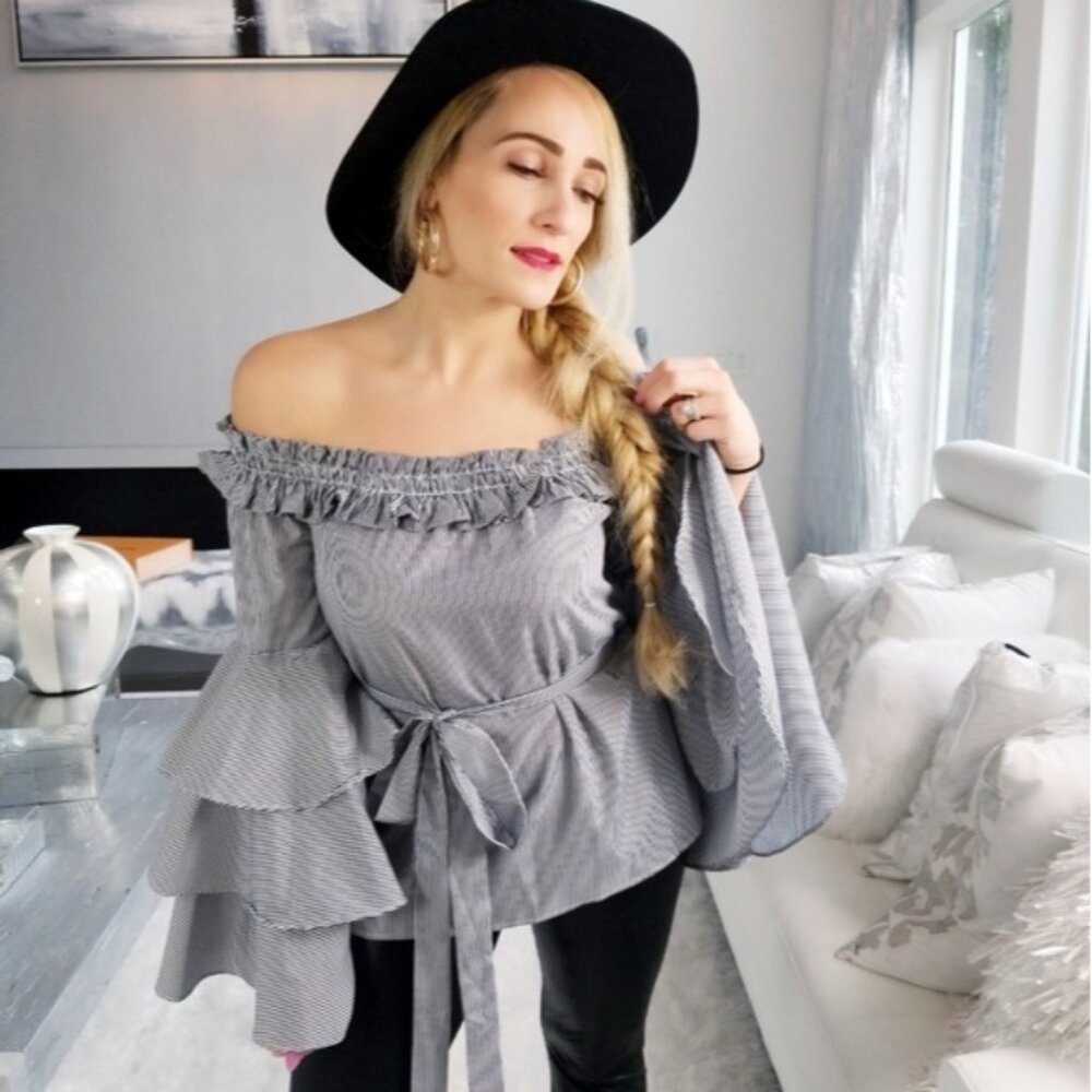 TOP FLARED RUFFLES SLEEVE TOP